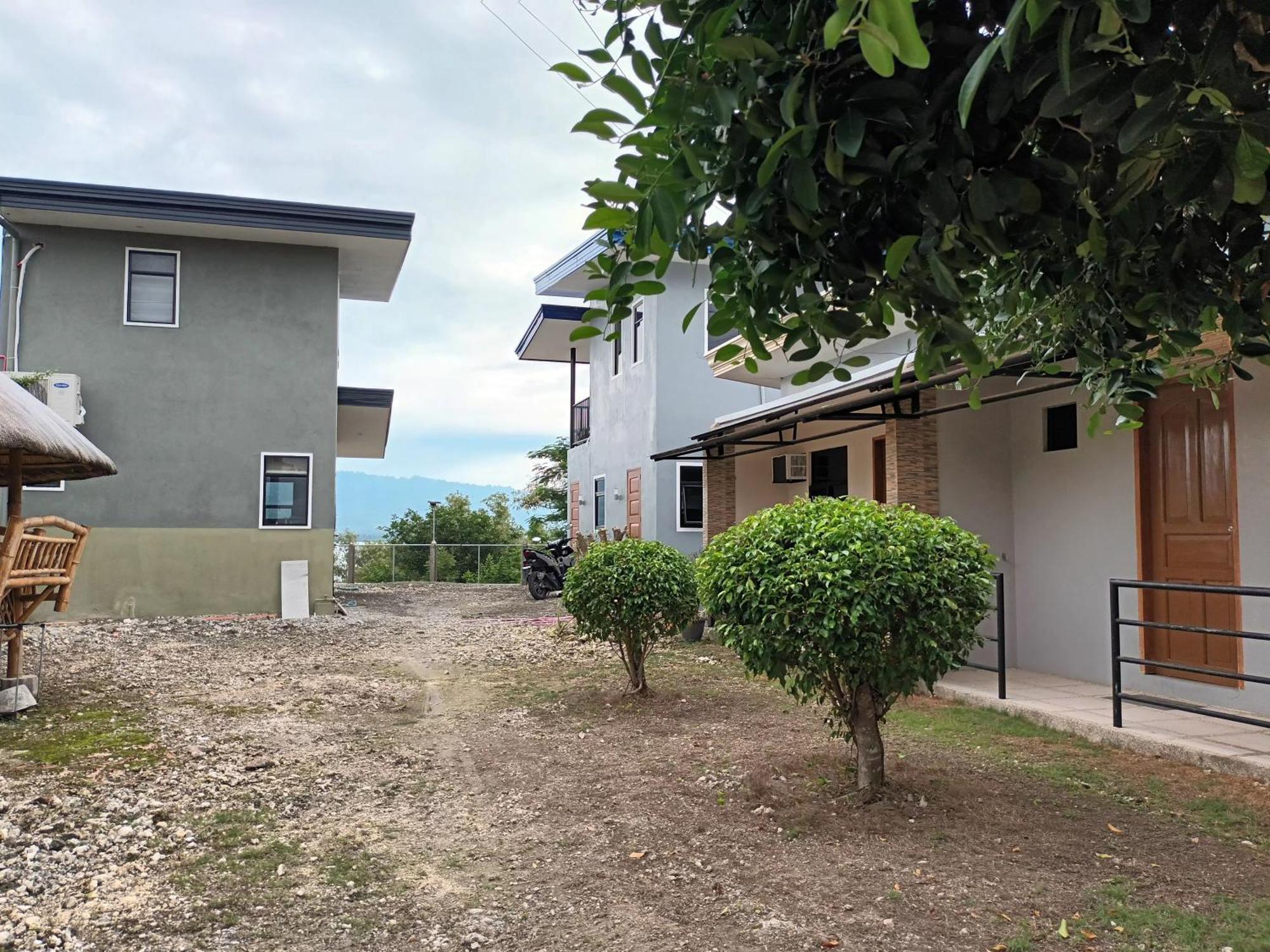 Grae'S Apartelle Moalboal Buitenkant foto