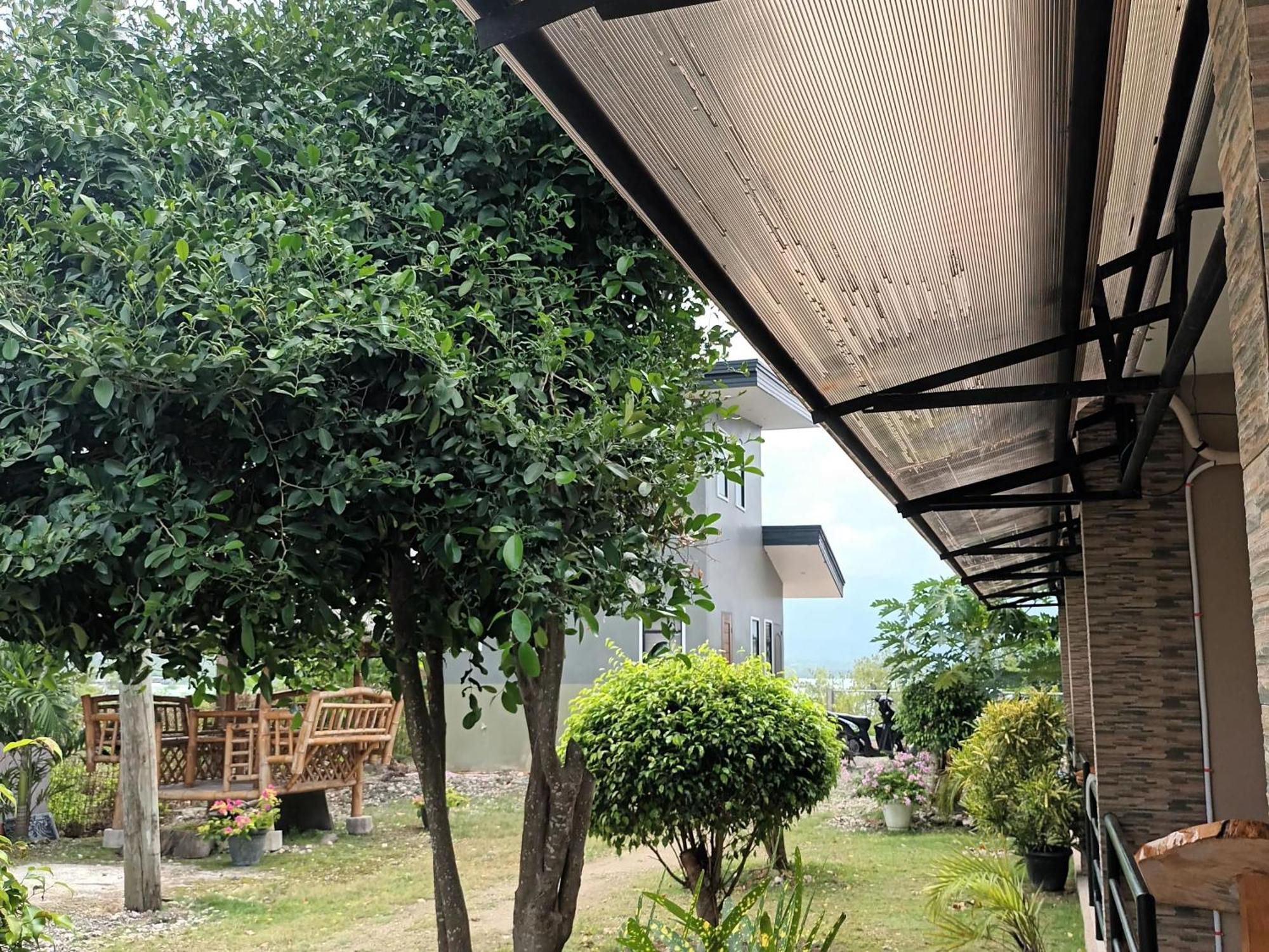 Grae'S Apartelle Moalboal Buitenkant foto