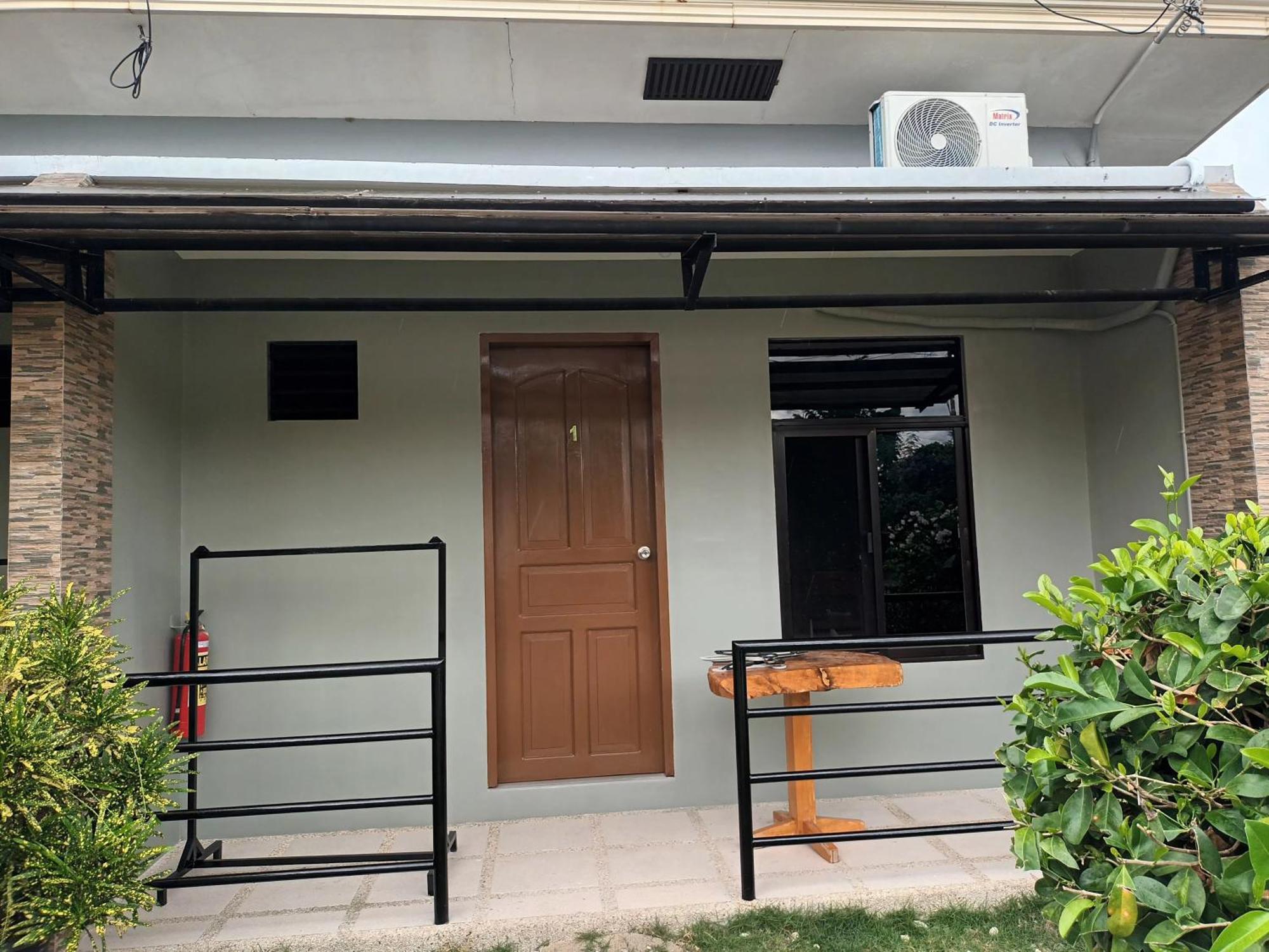 Grae'S Apartelle Moalboal Buitenkant foto